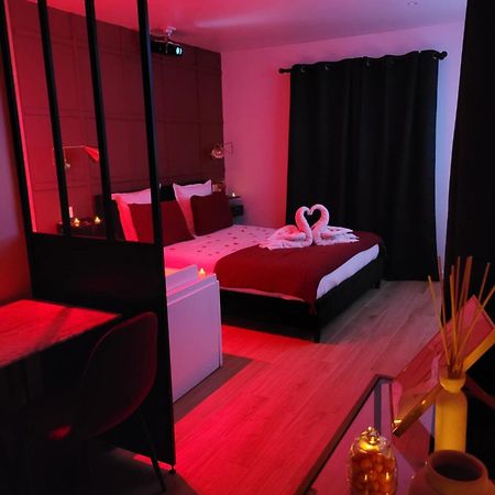 Nuit D'Evasion Love Room Avec Baignoire Balneotherapie Tulon Zewnętrze zdjęcie