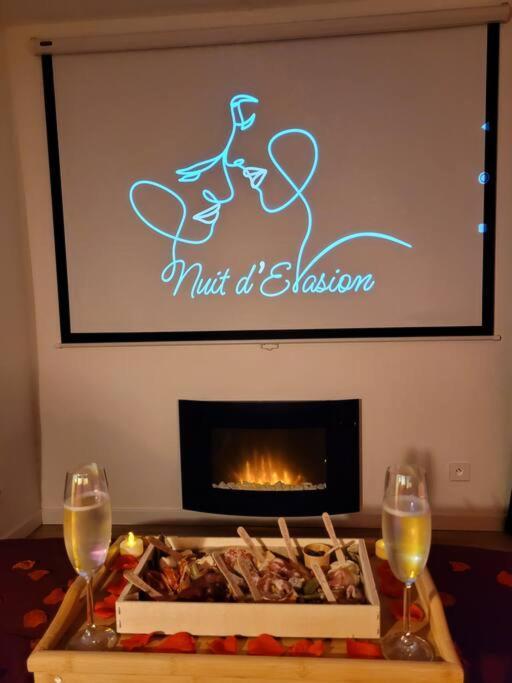 Nuit D'Evasion Love Room Avec Baignoire Balneotherapie Tulon Zewnętrze zdjęcie