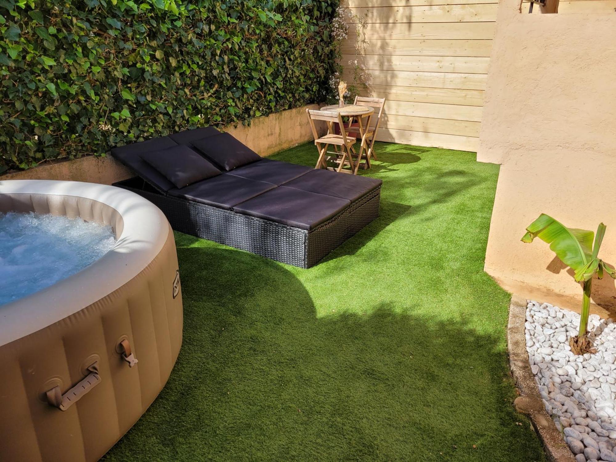 Nuit D'Evasion Love Room Avec Baignoire Balneotherapie Tulon Zewnętrze zdjęcie