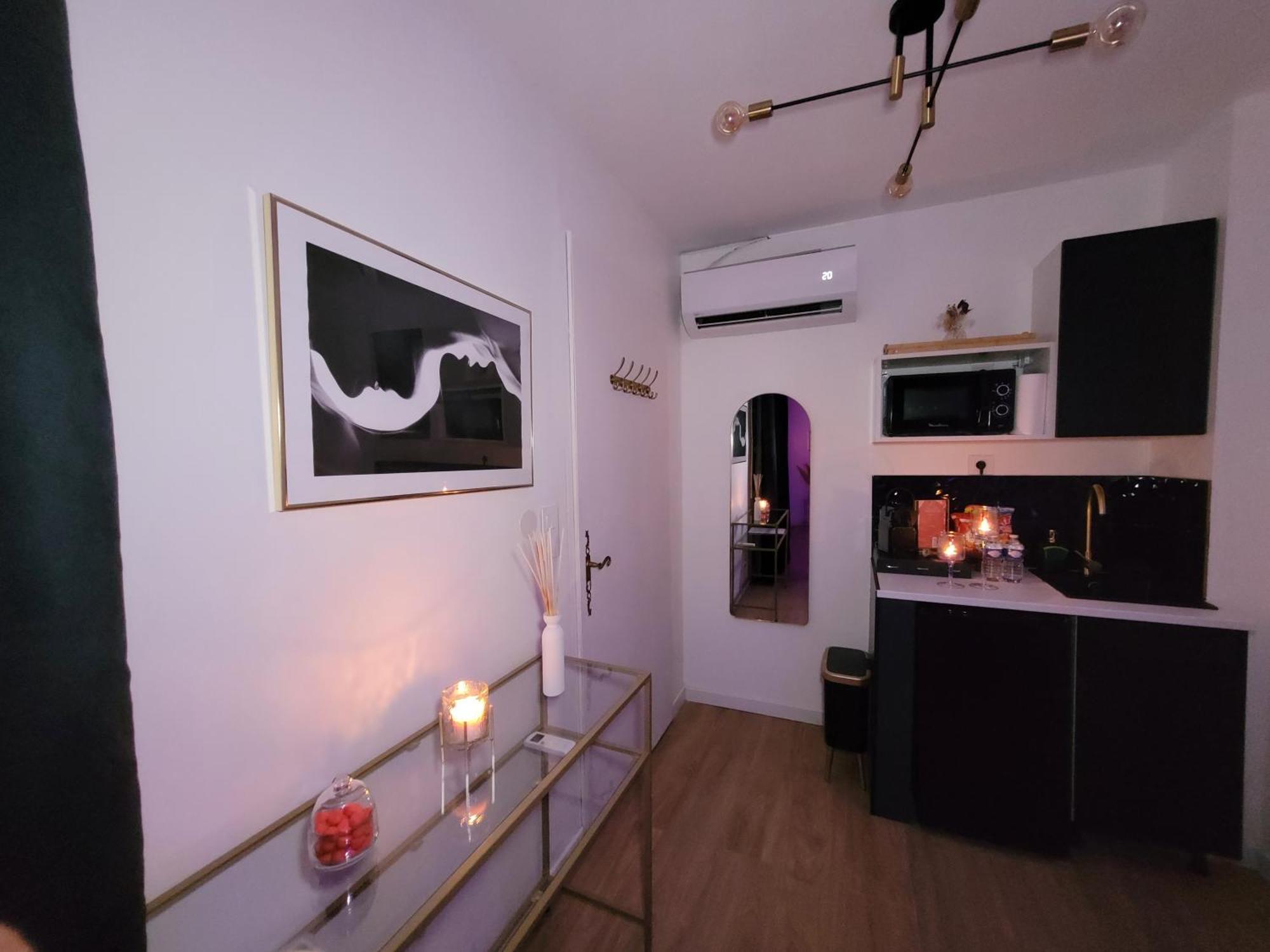 Nuit D'Evasion Love Room Avec Baignoire Balneotherapie Tulon Zewnętrze zdjęcie