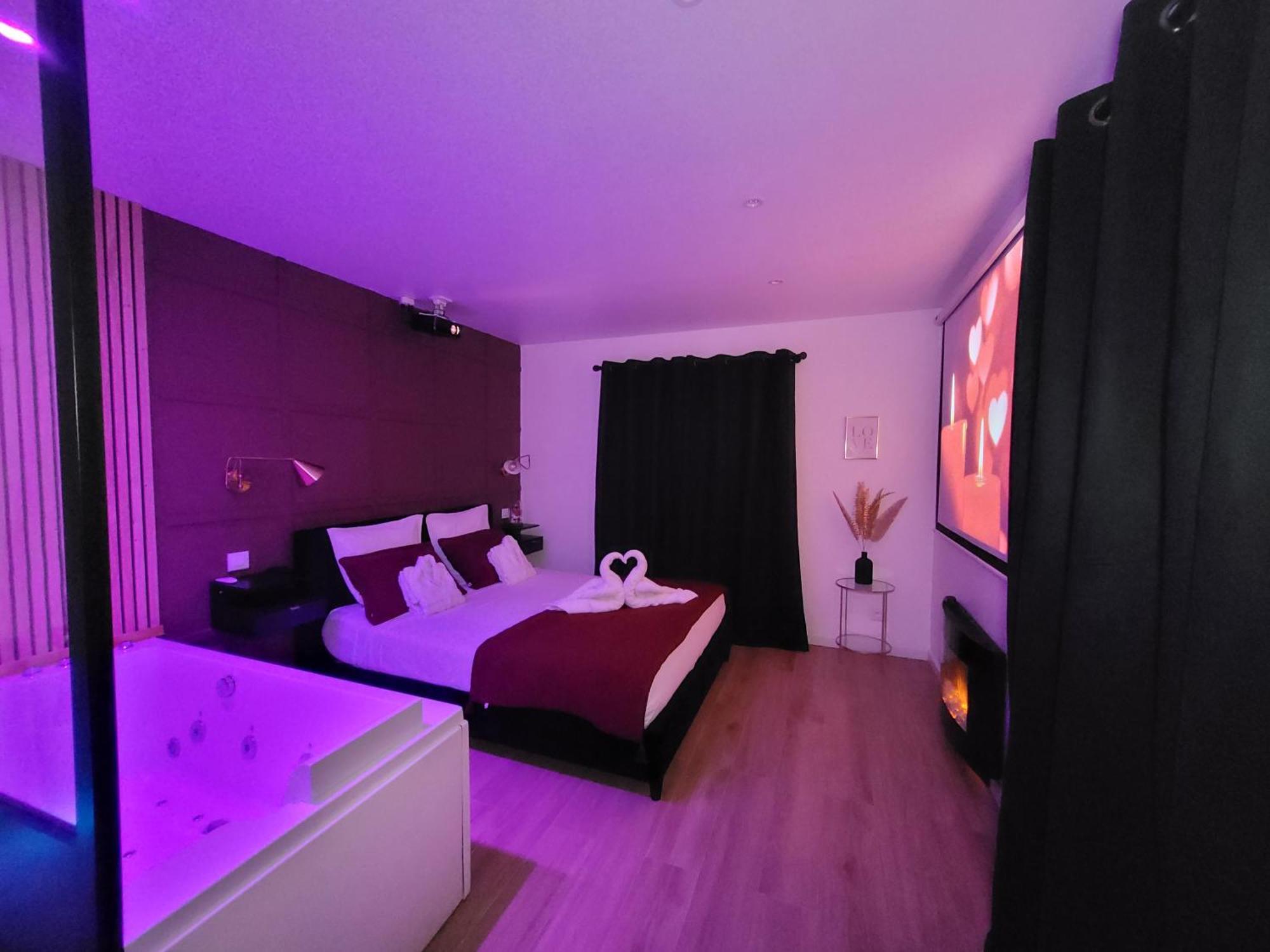 Nuit D'Evasion Love Room Avec Baignoire Balneotherapie Tulon Zewnętrze zdjęcie